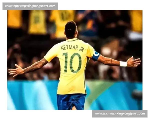 埃斯特旺盼与偶像内马尔并肩作战 桑巴新星期待携手冲击世界杯