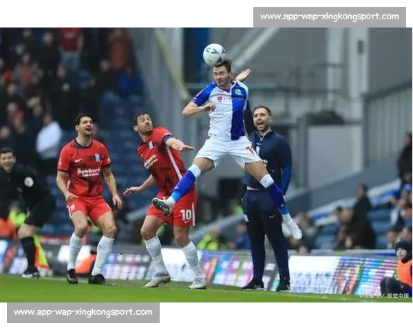 谢菲联 600 万英镑求购热刺新星菲利普斯 英冠劲旅瞄准潜力中卫