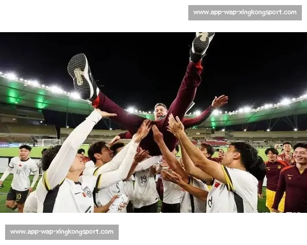 安东尼奥车祸后 6 个月复出!替补登场完成金杯赛首秀 安东尼奥车祸后 6 个月复出!替补登场完成金杯赛首秀