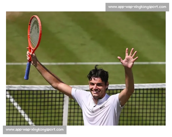 弗里茨直落两盘横扫阿利亚西姆，强势晋级斯图加特大师赛决赛